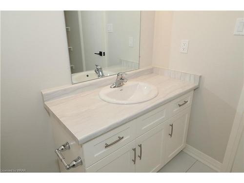 26 Edgewood Drive, Kitchener, ON - Indoor Photo Showing Bathroom