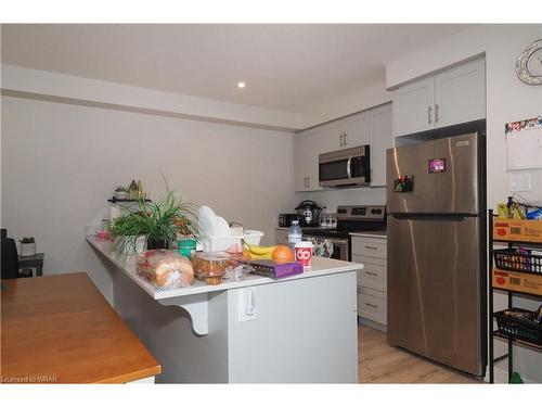 26 Edgewood Drive, Kitchener, ON - Indoor Photo Showing Kitchen