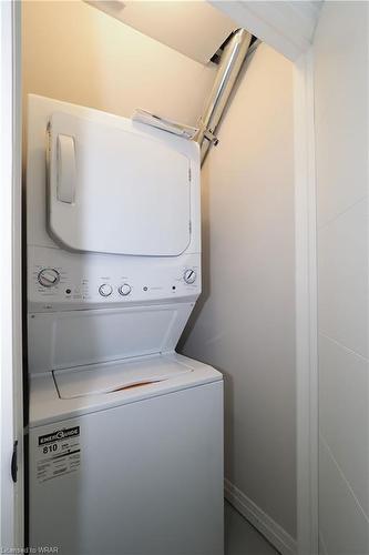 26 Edgewood Drive, Kitchener, ON - Indoor Photo Showing Laundry Room