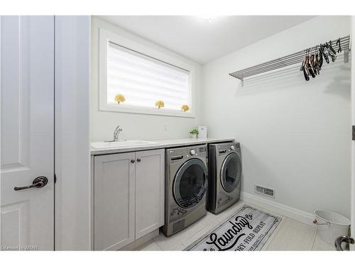 114 Deer Creek Street, Kitchener, ON - Indoor Photo Showing Laundry Room