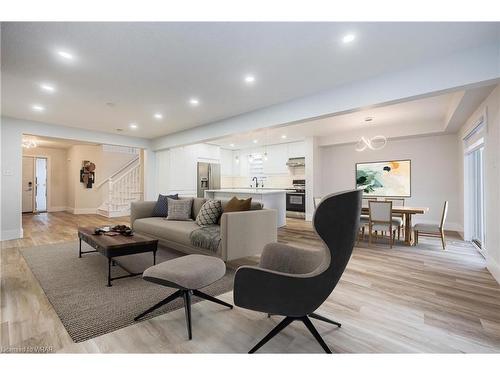 125 Steepleridge Street, Kitchener, ON - Indoor Photo Showing Living Room