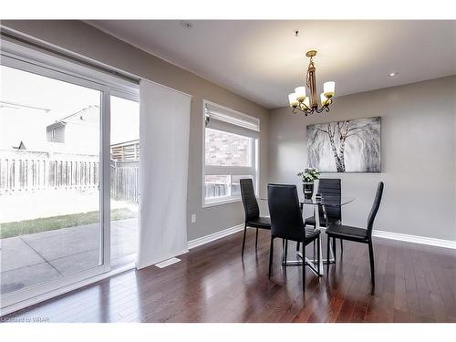 146 Powell Drive, Hamilton, ON - Indoor Photo Showing Dining Room