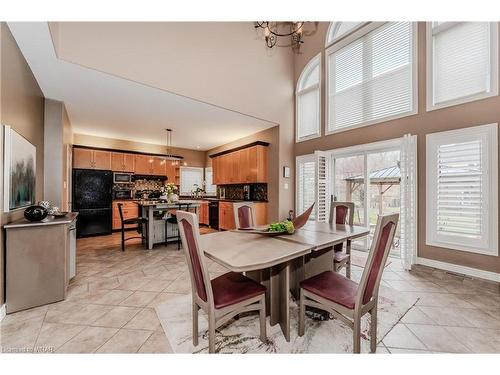 27 Parkhaven Drive, St. Jacobs, ON - Indoor Photo Showing Dining Room