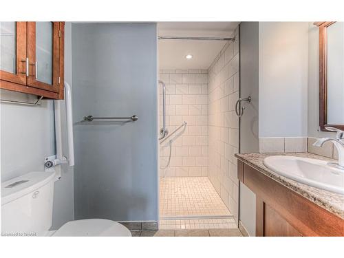 603-237 King Street W, Cambridge, ON - Indoor Photo Showing Bathroom