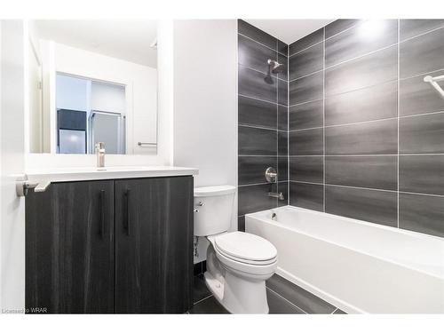 316-15 Wellington Street South Street, Kitchener, ON - Indoor Photo Showing Bathroom