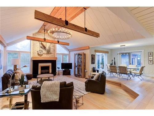 14 James Court, Heidelberg, ON - Indoor Photo Showing Living Room With Fireplace