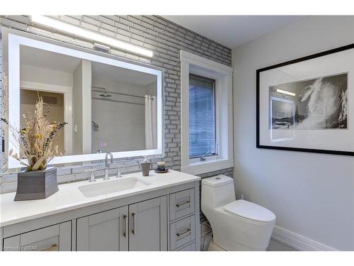 14 James Court, Heidelberg, ON - Indoor Photo Showing Bathroom