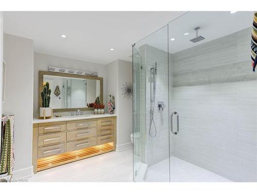 14 James Court, Heidelberg, ON - Indoor Photo Showing Bathroom