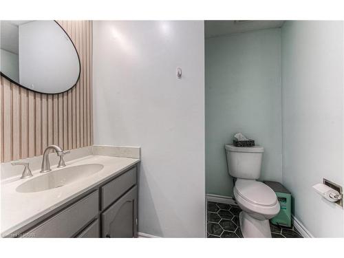 61-52 Blue Springs Drive, Waterloo, ON - Indoor Photo Showing Bathroom