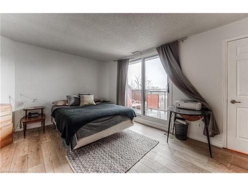 61-52 Blue Springs Drive, Waterloo, ON - Indoor Photo Showing Bedroom