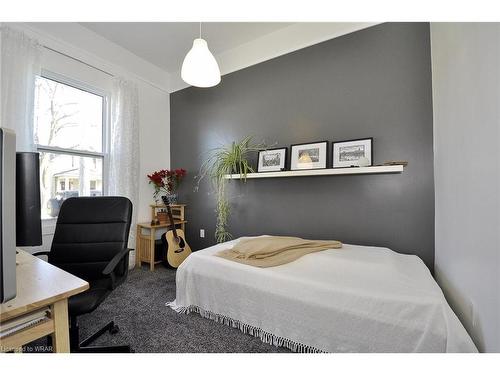 29 Todd Street, Cambridge, ON - Indoor Photo Showing Bedroom