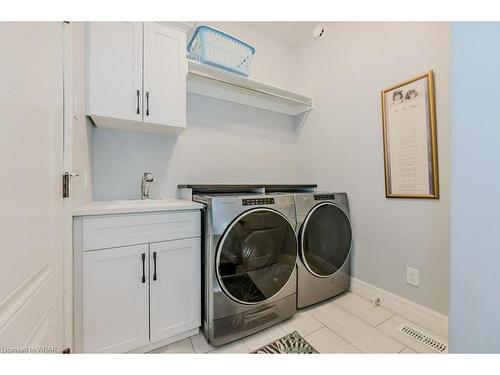 33 Bur Oak Drive, Elmira, ON - Indoor Photo Showing Laundry Room