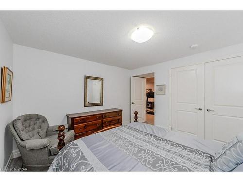 33 Bur Oak Drive, Elmira, ON - Indoor Photo Showing Bedroom