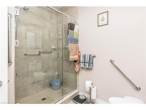 832 Normandy Drive, Woodstock, ON - Indoor Photo Showing Bathroom