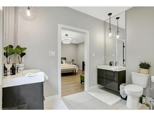 2208 Red Thorne Avenue, London, ON - Indoor Photo Showing Bathroom