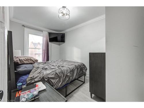 218 Catharine Street N, Hamilton, ON - Indoor Photo Showing Bedroom