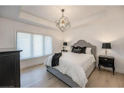 35 Huntley Crescent, Kitchener, ON - Indoor Photo Showing Bedroom