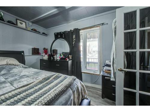 200 Park Street, Chatham, ON - Indoor Photo Showing Bedroom