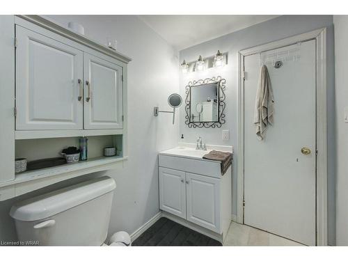 200 Park Street, Chatham, ON - Indoor Photo Showing Bathroom