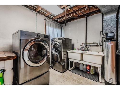 906 Westminster Drive S, Cambridge, ON - Indoor Photo Showing Laundry Room