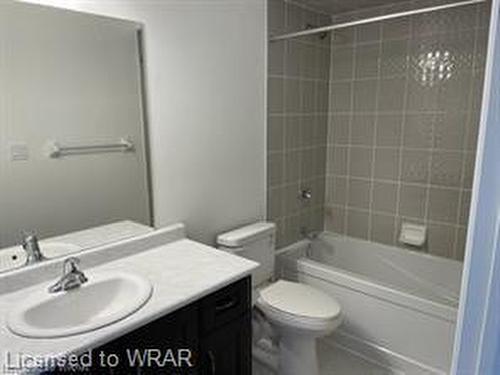 9 Harwood Street, Tillsonburg, ON - Indoor Photo Showing Bathroom