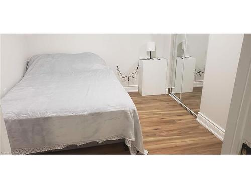 417 Stillmeadow Circle, Waterloo, ON - Indoor Photo Showing Bedroom