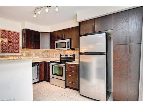 170 Chase Crescent, Cambridge, ON - Indoor Photo Showing Kitchen With Stainless Steel Kitchen