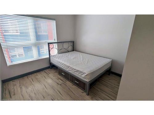 266-258B Sunview Street, Waterloo, ON - Indoor Photo Showing Bedroom