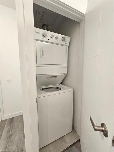 606-1434 Highland Road West Road, Kitchener, ON - Indoor Photo Showing Laundry Room