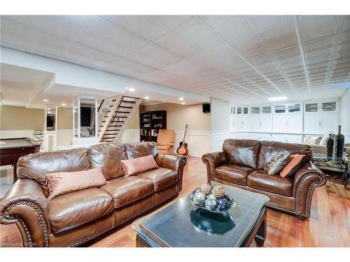 6 Osprey Court, Cambridge, ON - Indoor Photo Showing Living Room