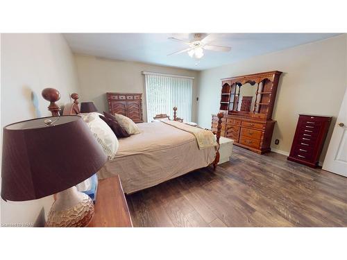 5339 Hwy 9 Highway, Clifford, ON - Indoor Photo Showing Bedroom