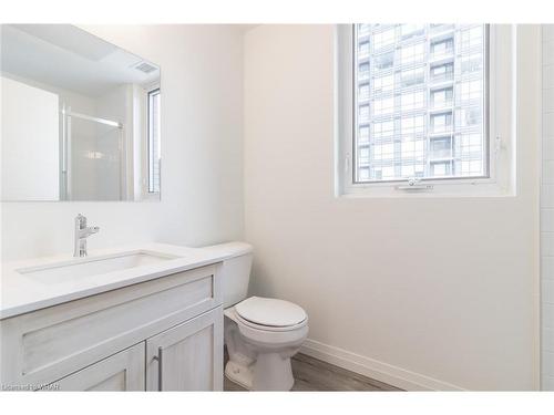 802-108 Garment Street, Kitchener, ON - Indoor Photo Showing Bathroom