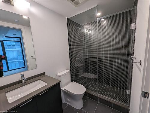 518-1 Jarvis Street, Hamilton, ON - Indoor Photo Showing Bathroom