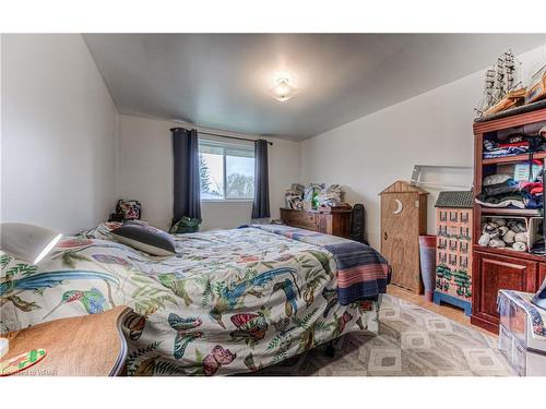 15 Killdeer Road, Elmira, ON - Indoor Photo Showing Bedroom