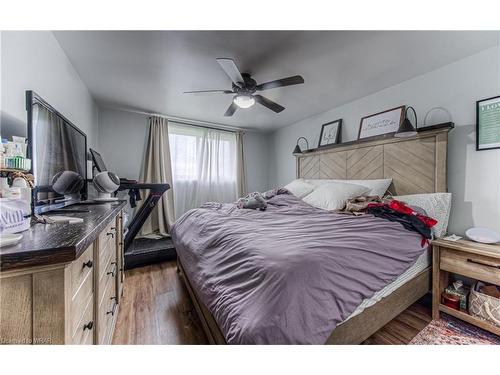 15 Killdeer Road, Elmira, ON - Indoor Photo Showing Bedroom