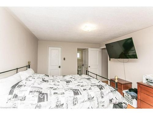464 Hazel Street, Waterloo, ON - Indoor Photo Showing Bedroom