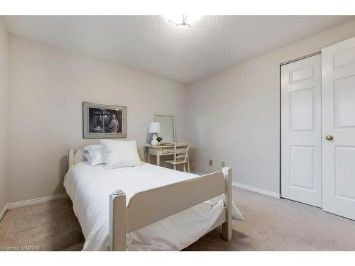 183 Yellow Birch Drive, Kitchener, ON - Indoor Photo Showing Bedroom