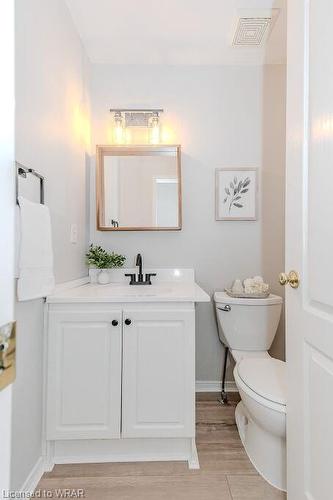 268 Dolph Street N, Cambridge, ON - Indoor Photo Showing Bathroom