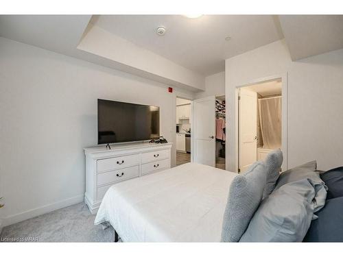 336-110 Fergus Avenue, Kitchener, ON - Indoor Photo Showing Bedroom
