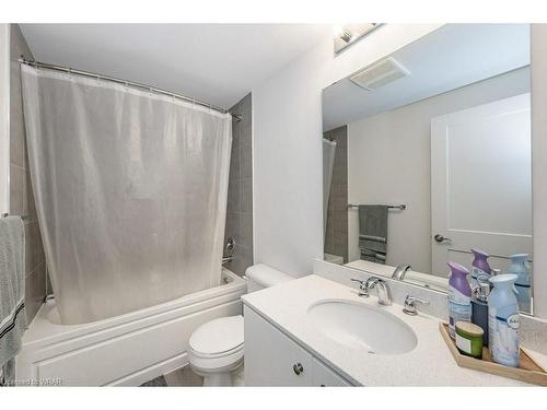 336-110 Fergus Avenue, Kitchener, ON - Indoor Photo Showing Bathroom