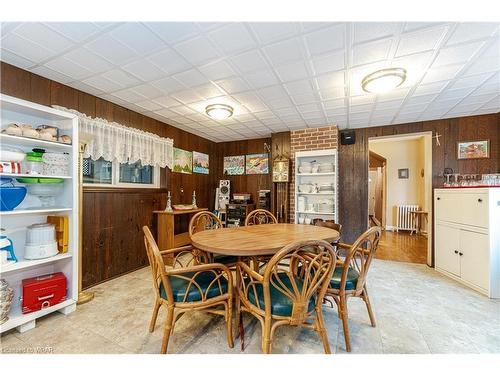 5685 Robinson Street, Niagara Falls, ON - Indoor Photo Showing Dining Room