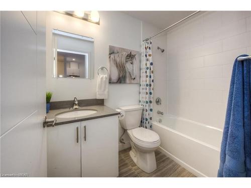 101-1434 Highland Road West Road, Kitchener, ON - Indoor Photo Showing Bathroom