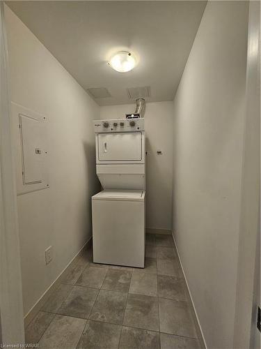 805-1434 Highland Road West Road, Kitchener, ON - Indoor Photo Showing Laundry Room
