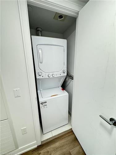 408-1 Jarvis Street, Hamilton, ON - Indoor Photo Showing Laundry Room