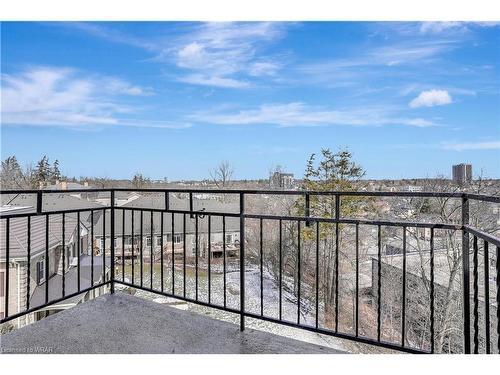 5N-26 Wentworth Avenue, Cambridge, ON - Outdoor With Balcony With View