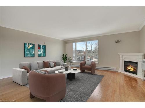 5N-26 Wentworth Avenue, Cambridge, ON - Indoor Photo Showing Living Room With Fireplace