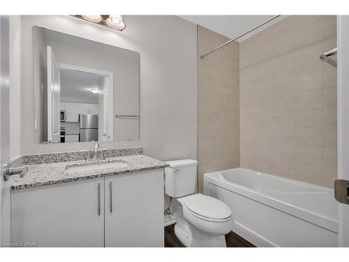 409-195 Commonwealth Street, Kitchener, ON - Indoor Photo Showing Bathroom