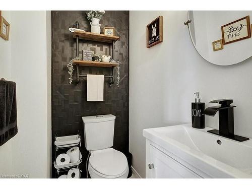 1224 Michael Crescent, Cambridge, ON - Indoor Photo Showing Bathroom