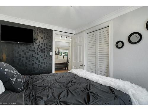 1224 Michael Crescent, Cambridge, ON - Indoor Photo Showing Bedroom
