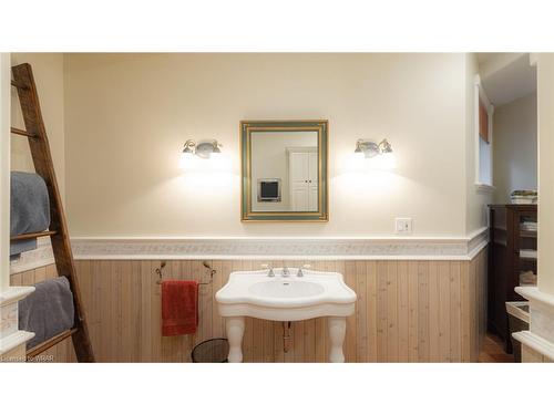 153 Bay Street, Oro-Medonte, ON - Indoor Photo Showing Bathroom